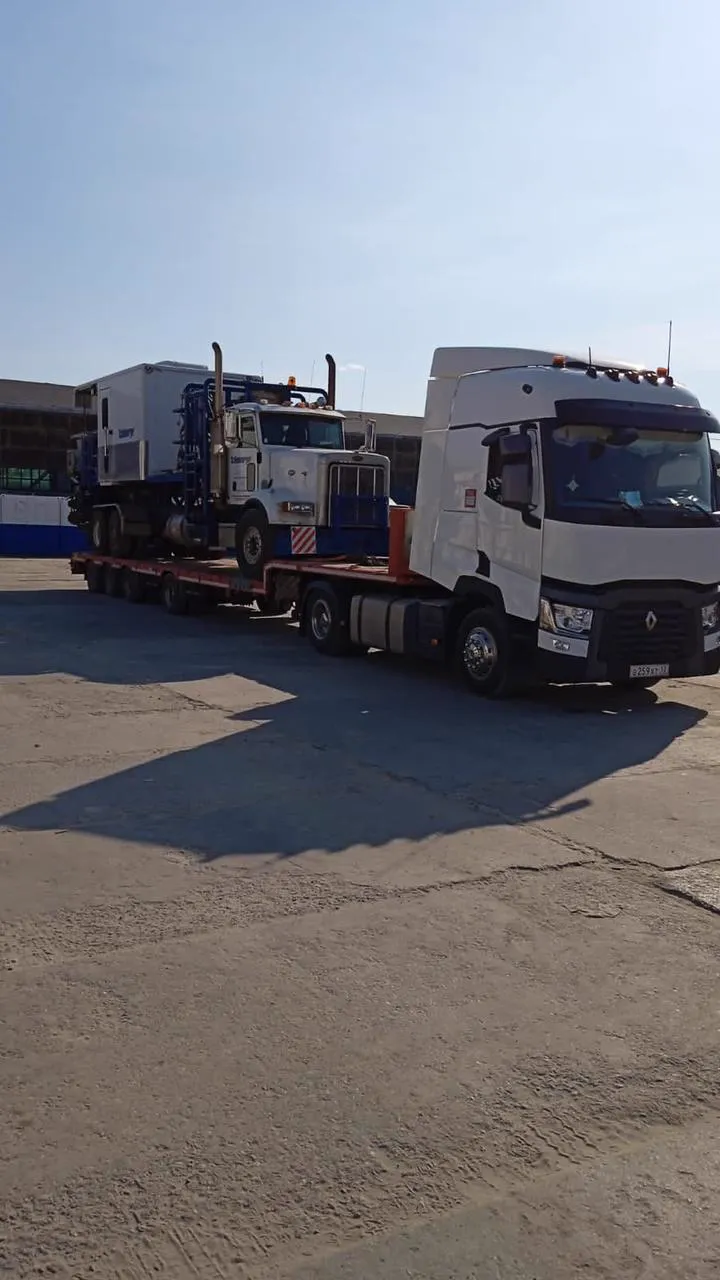 Volvo с промышленным грузом